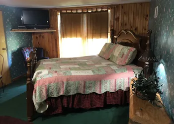 Smokies Bed and Breakfast hotel thumbnail 6