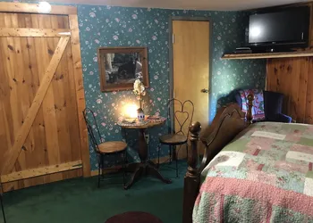 Smokies Bed and Breakfast hotel thumbnail 8
