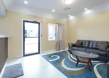 Budget Inn By OYO San Augustine hotel thumbnail 2
