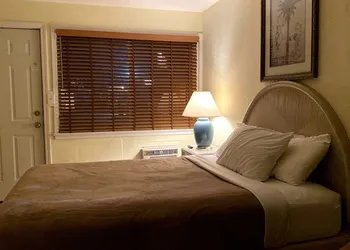 Sunland Inn Motel hotel thumbnail 3