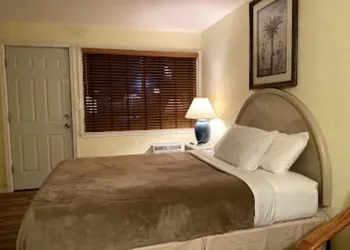 Sunland Inn Motel hotel thumbnail 5