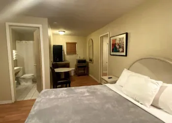 Sunland Inn Motel hotel thumbnail 6