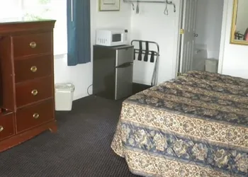 USA Inn and Suites Morgantown hotel thumbnail 6