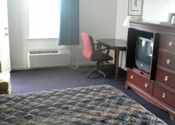 USA Inn and Suites Morgantown hotel thumbnail 7