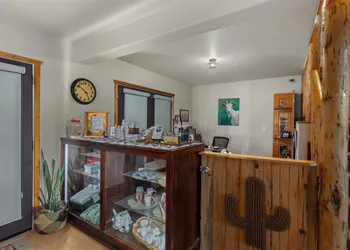 Mountain Goat Lodge hotel thumbnail 2