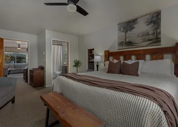 Mountain Goat Lodge hotel thumbnail 6