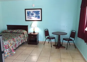 Skylark Motel hotel thumbnail 4