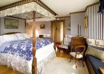The Victorian Tudor Inn hotel thumbnail 2