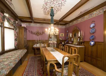 The Victorian Tudor Inn hotel thumbnail 6