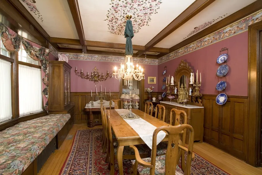 The Victorian Tudor Inn hotel detail image 6
