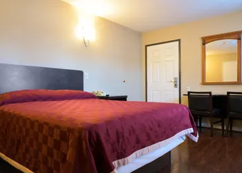 Covina Motel hotel thumbnail 8