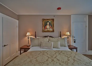 Tom Quick Inn hotel thumbnail 5