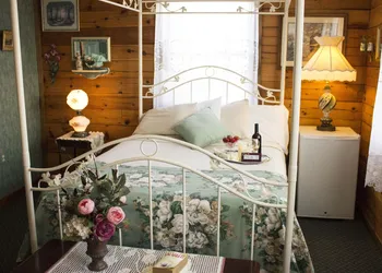 Berry Patch Bed and Breakfast hotel thumbnail 4