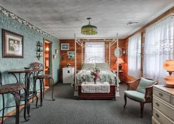 Berry Patch Bed and Breakfast hotel thumbnail 8