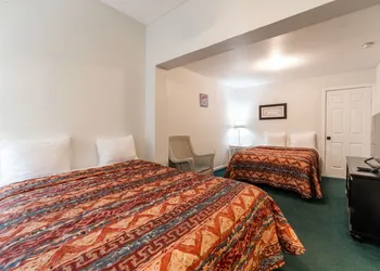 Captain's Table Hotel hotel thumbnail 4