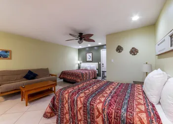 Captain's Table Hotel hotel thumbnail 5