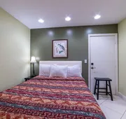 Captain's Table Hotel hotel detail image 7