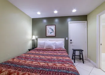 Captain's Table Hotel hotel thumbnail 7