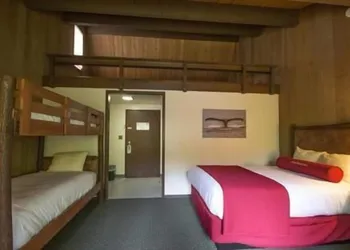 Glacier Bay Lodge hotel thumbnail 4