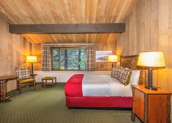 Glacier Bay Lodge hotel thumbnail 5