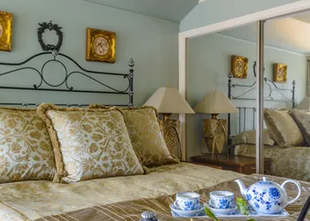 Crystal's View Bed & Breakfast hotel thumbnail 4