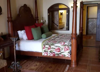 Unique Master 1 Bedroom Suite 1 King hotel thumbnail 2