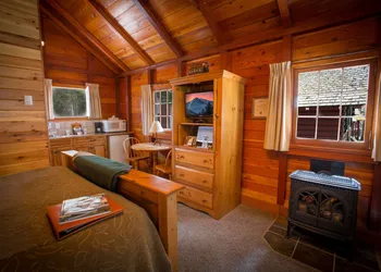 Paradise Lodge & Bungalows hotel thumbnail 5