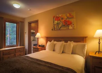 Paradise Lodge & Bungalows hotel thumbnail 6