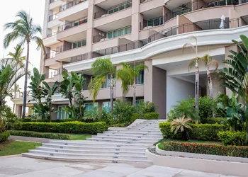 Grand Venetian Condominium hotel thumbnail 2
