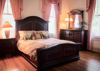 Peacock Place hotel thumbnail 3