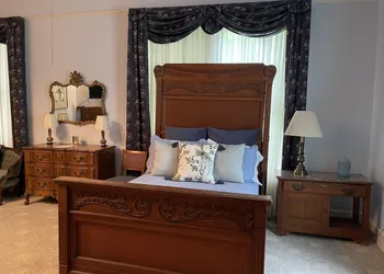 Peacock Place hotel thumbnail 4
