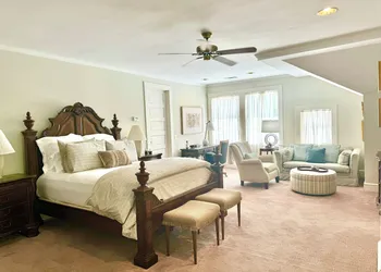Peacock Place hotel thumbnail 6