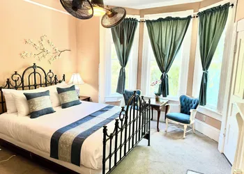 Peacock Place hotel thumbnail 7