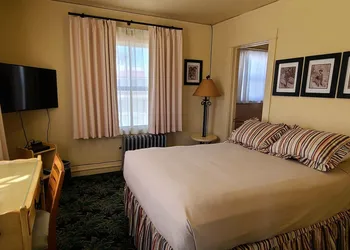 Historic Dow Hotel hotel thumbnail 3
