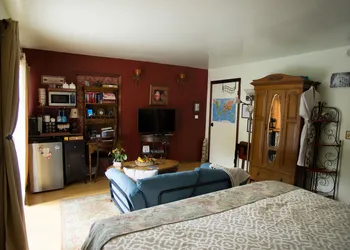 Life is Good Bed and Breakfast hotel thumbnail 3