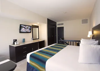 Crown Paradise Club Cancun All Inclusive hotel thumbnail 4