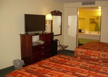83 Motel hotel thumbnail 4