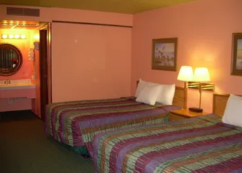 83 Motel hotel thumbnail 5
