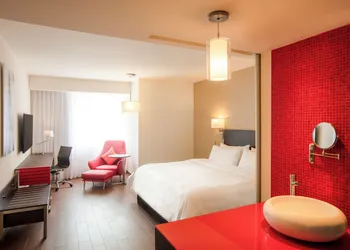 Fiesta Inn Express Monterrey Centro hotel thumbnail 3