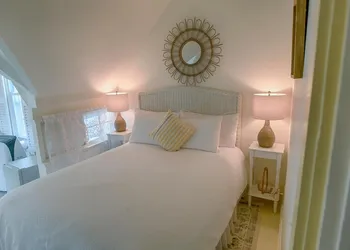 Narragansett House hotel thumbnail 4