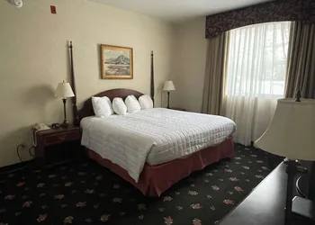 Surestay Hotel By Best Western Eureka hotel thumbnail 5
