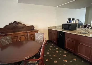 Surestay Hotel By Best Western Eureka hotel thumbnail 7