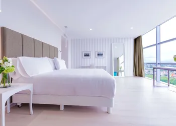 NH Puebla Finsa hotel thumbnail 8