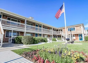 InnSeason Resorts HarborWalk hotel thumbnail 2