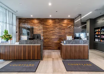 Courtyard by Marriott Burlington hotel thumbnail 2