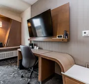 Courtyard by Marriott Burlington hotel detail image 5