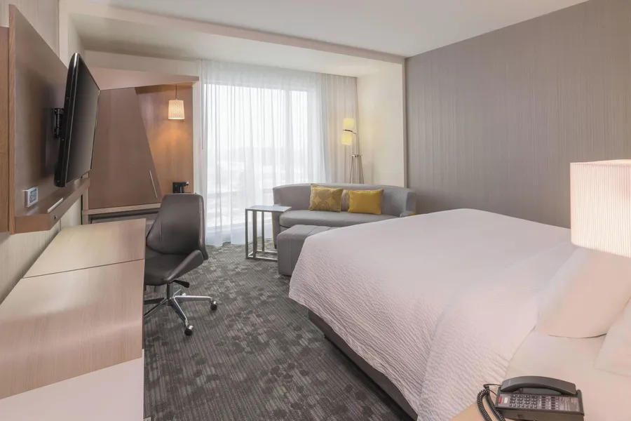 Courtyard by Marriott Burlington hotel detail image 6