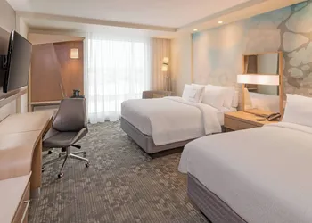 Courtyard by Marriott Burlington hotel thumbnail 7