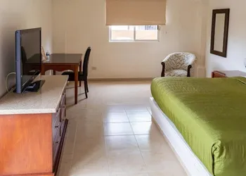 hotel plaza del sol hotel thumbnail 3