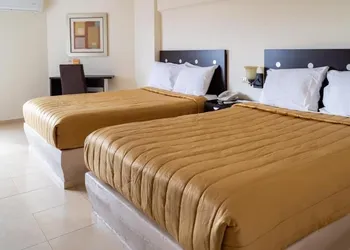 hotel plaza del sol hotel thumbnail 5